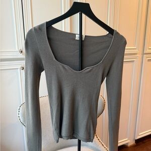 Wilfred Charcoal Long Sleeve Top